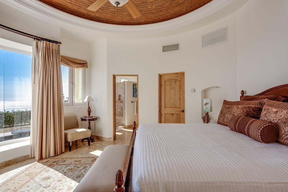 The Ultimate Holiday Villa in Cabo San Lucas With Private Pool and Close to the Beach, Cabo San Lucas Villa 1011