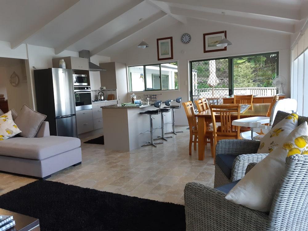 Water's Edge Holiday Homes