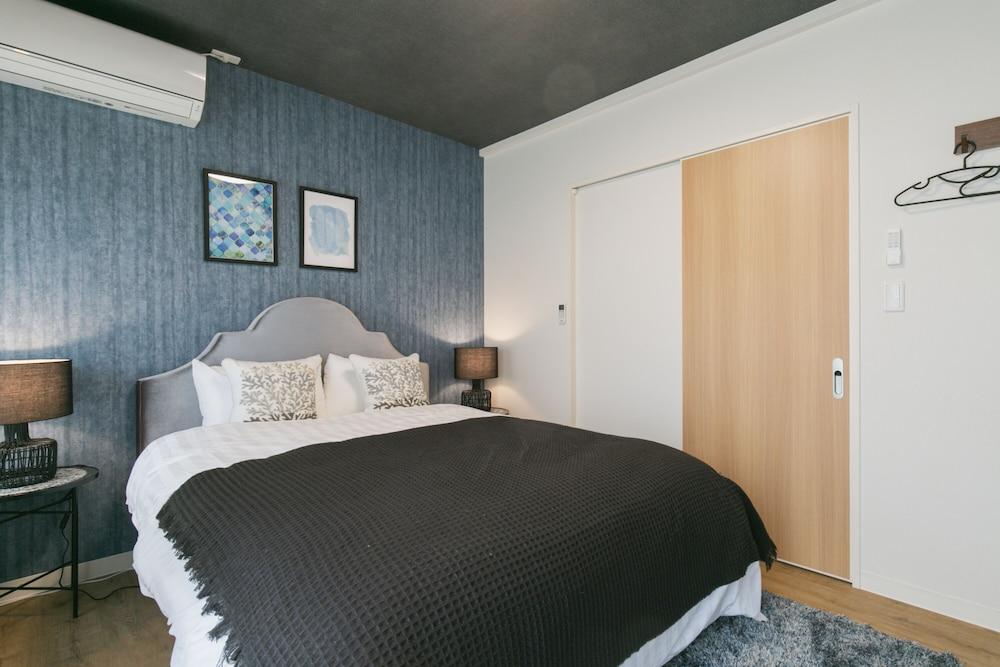 Sunset Breeze Chatan