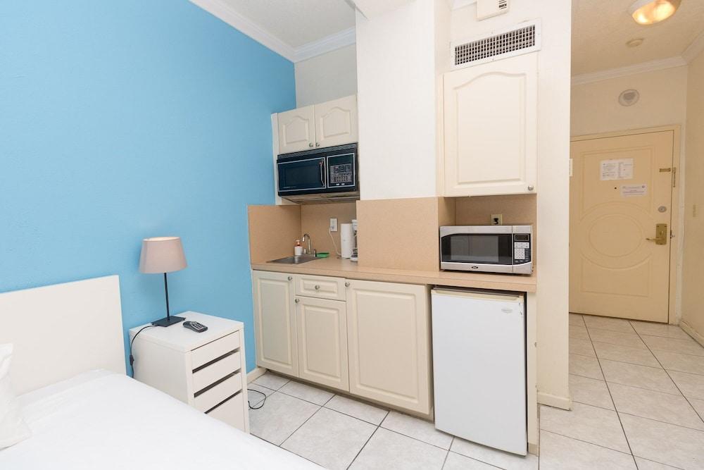 433 Studio Hollywood Beach Resort