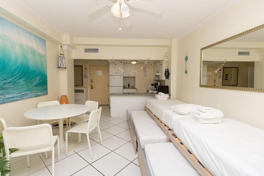 703 Ocean View Hollywood Beach