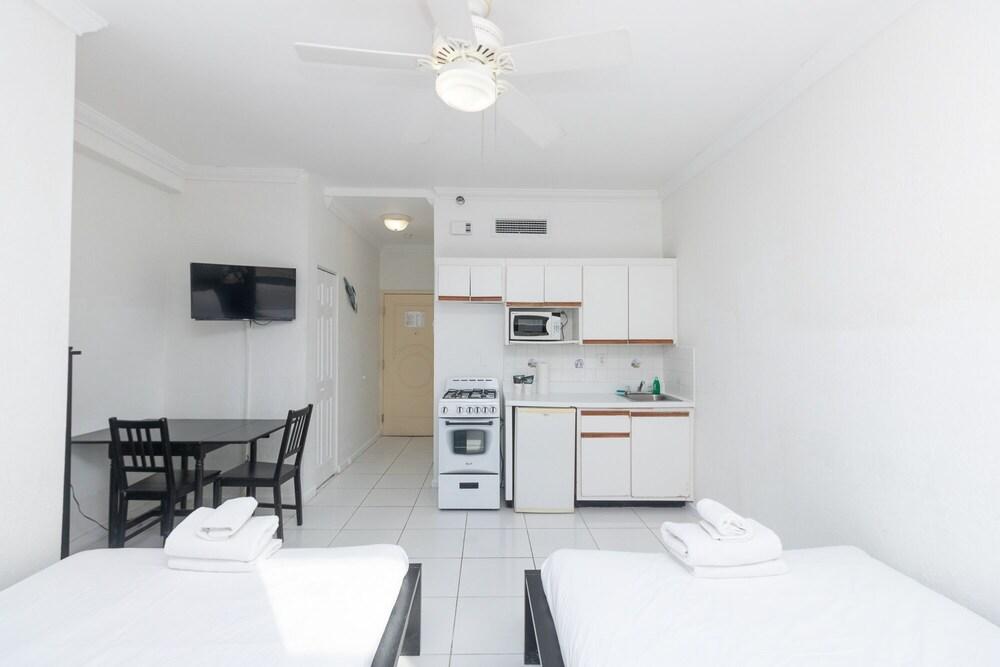 584 Ocean View Studio Hollywood Beach