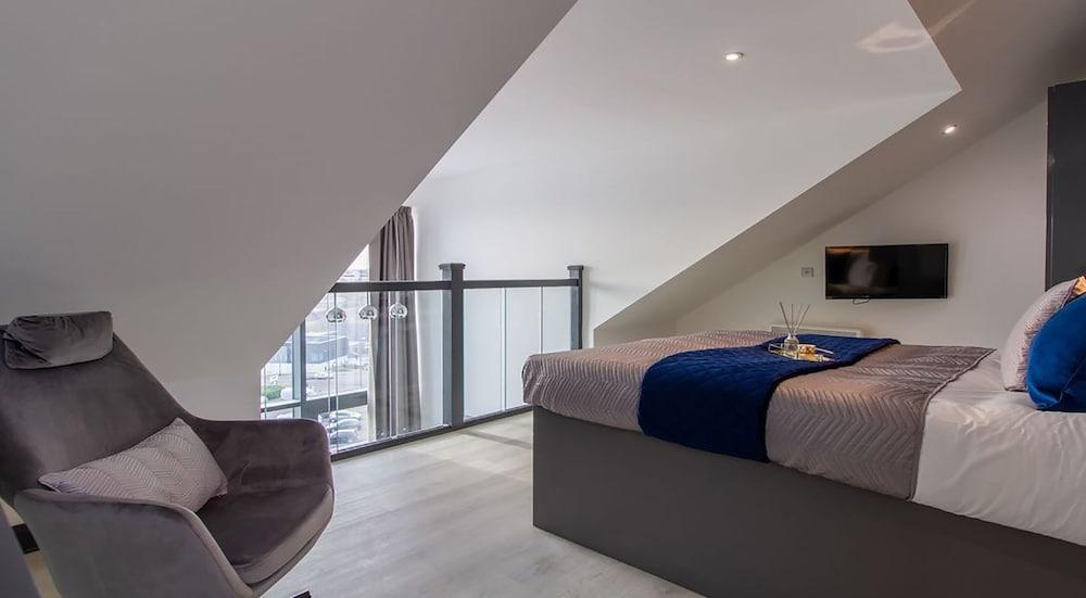 The Residence Coventry by Paymán Club