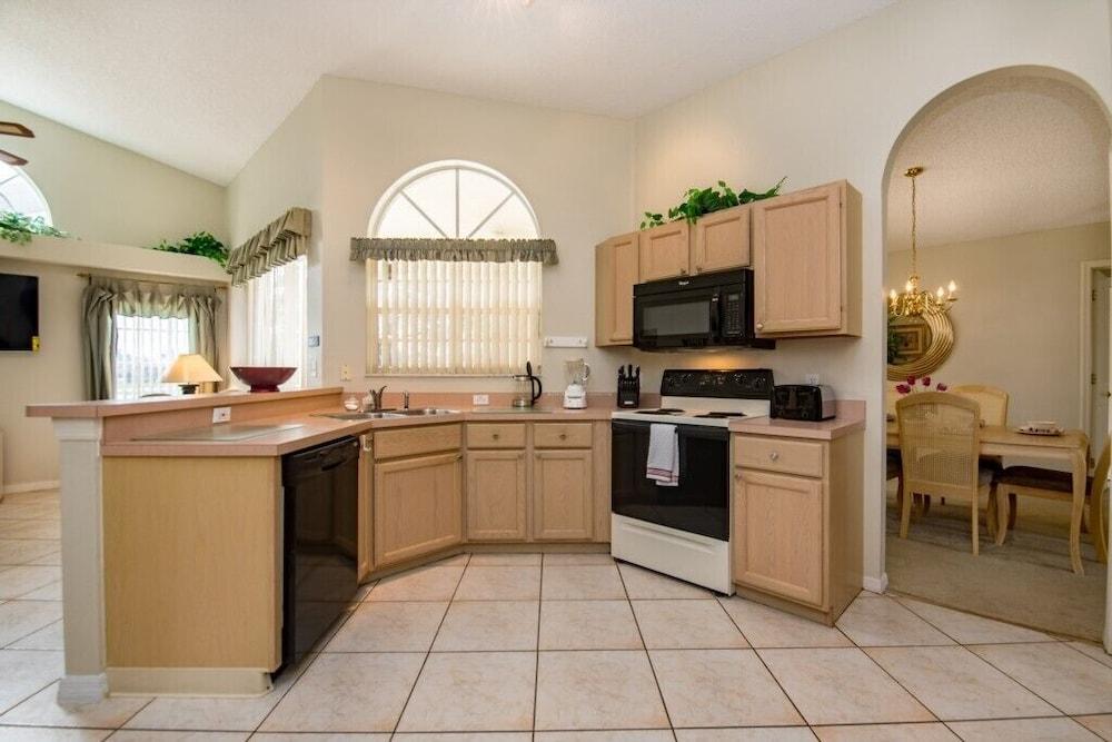 4 Bedroom 3 Bathroom Pool Villa