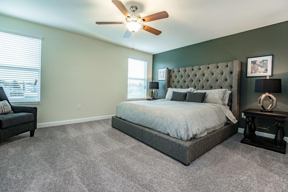 6 Bedroom Villa W Private Pool & Game Room