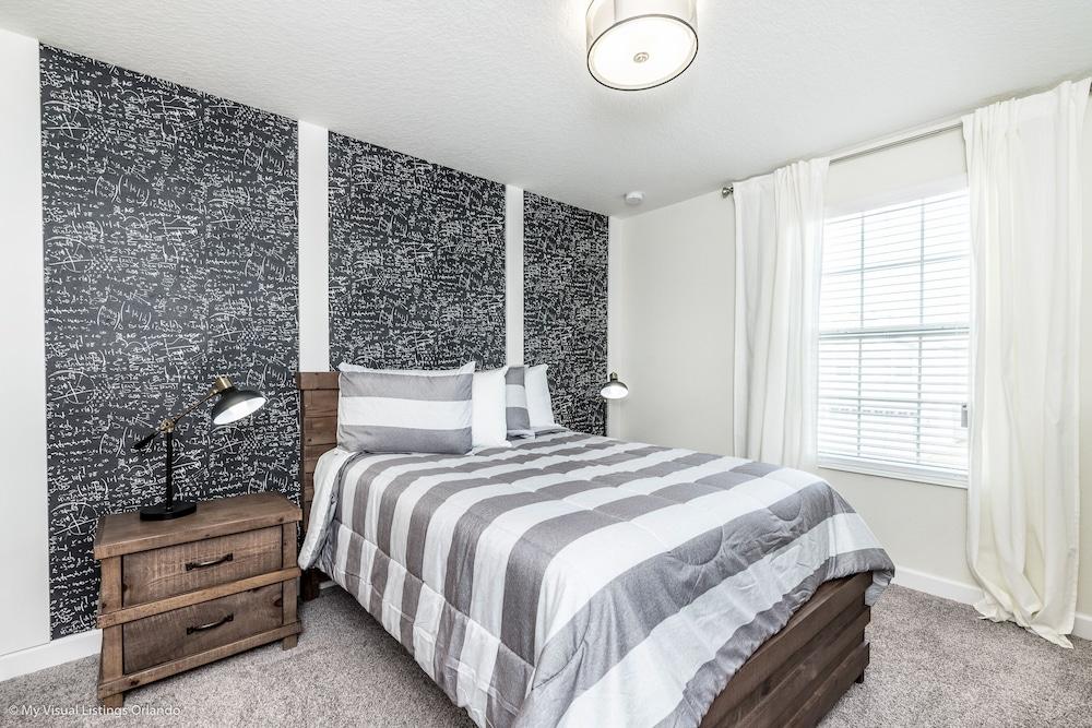 6 Bdrm 5 BA Vacation Home