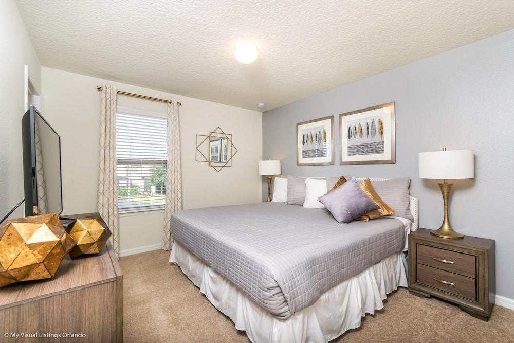 5 Bed 5 Ba Villa with Game Room, Pool & Spa