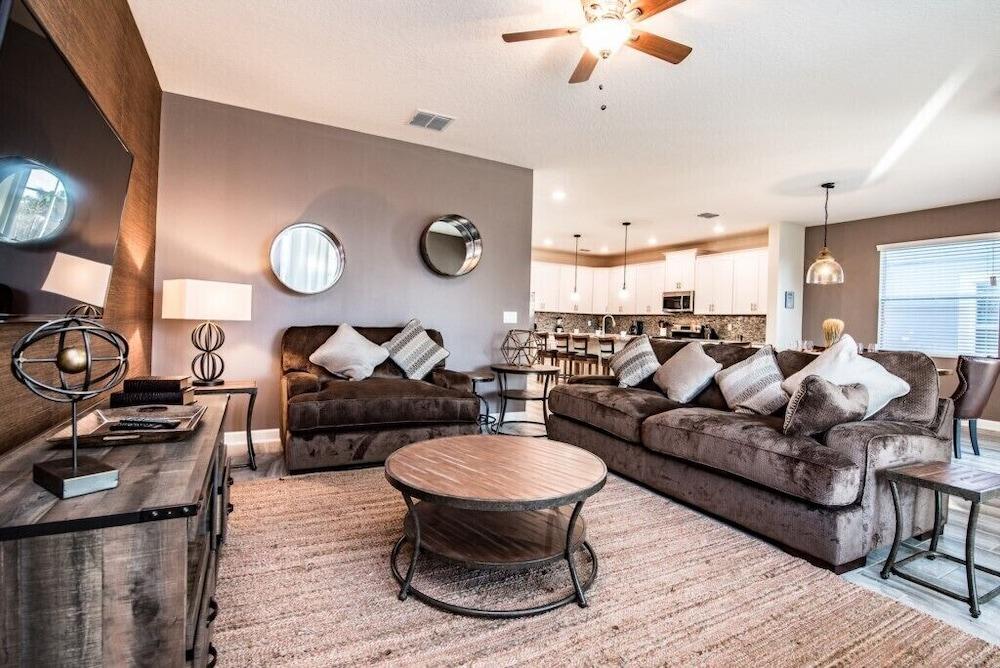 6 Bdrm 5 Bath Golf Resort