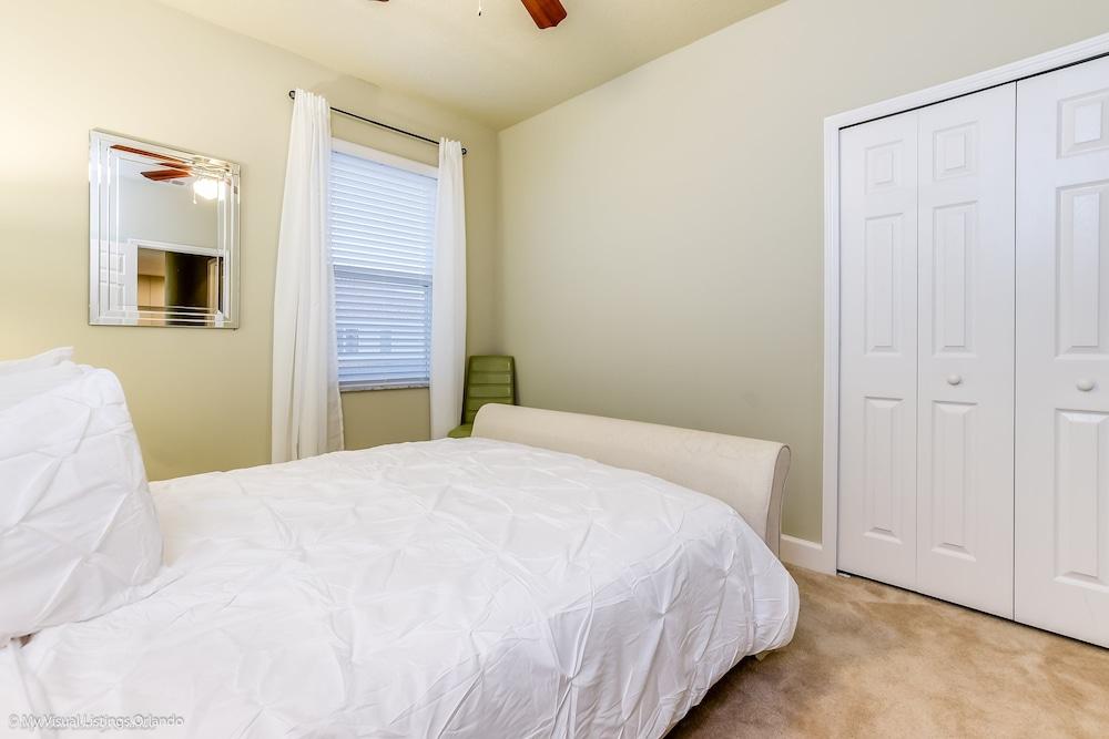 9 Bed Villa with Game Room, Pool & Spa