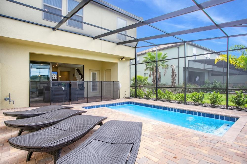 5 Bdrm 5 Bathrm Home at Solterra