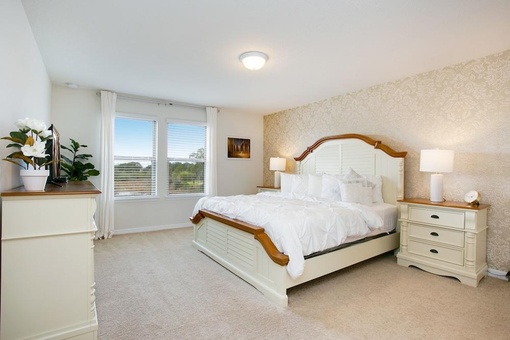 5 Bdrm 5 Bathrm Home at Solterra