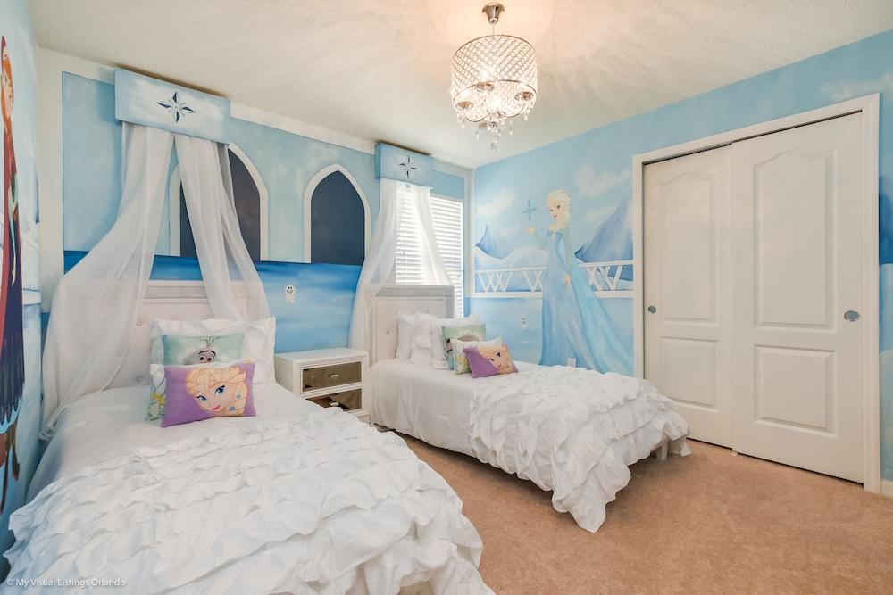 9 Bed Villa with Games, Pool & Spa