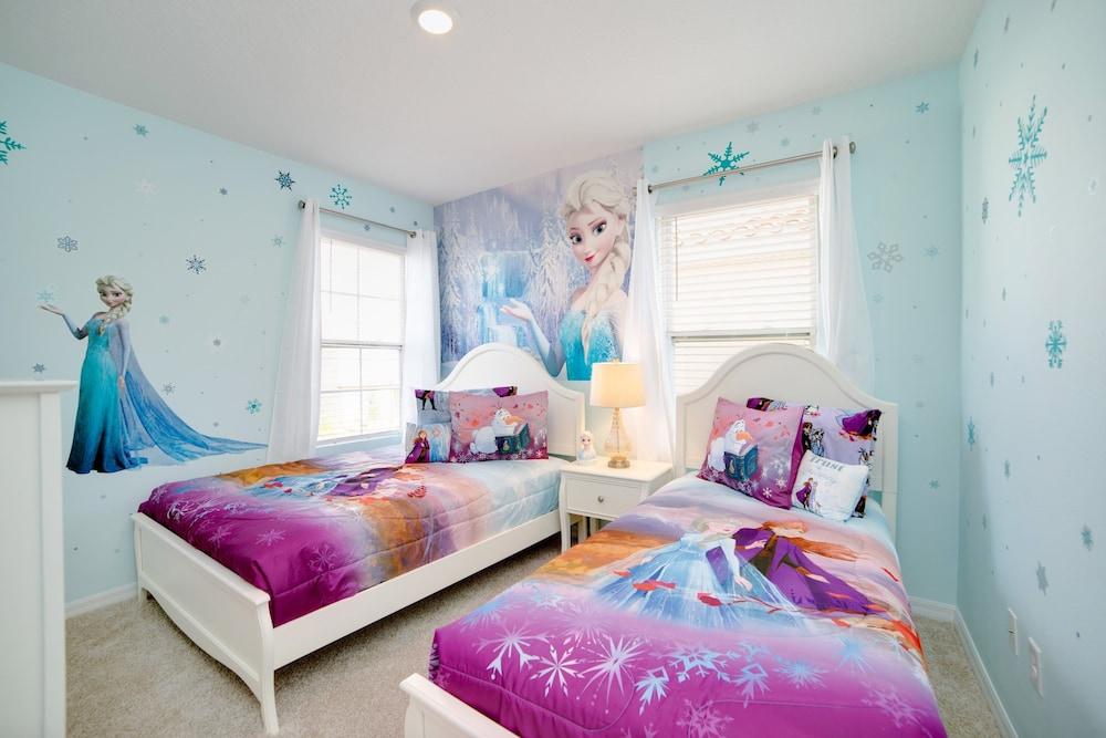 5 Bdrm Solterra New Home