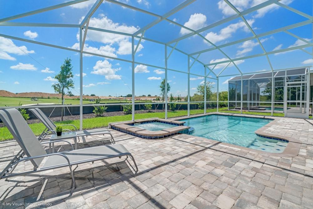 9 Bdrm5 Bathchampions Gate