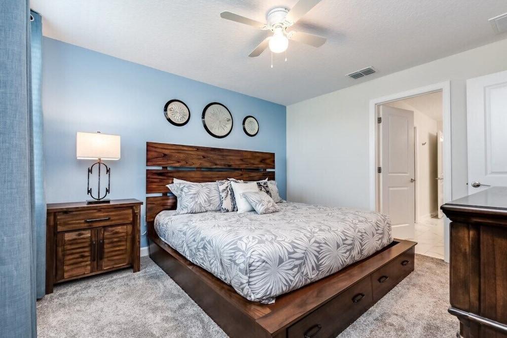 8 Bed 5 Ba Villa with Games, Pool & Spa