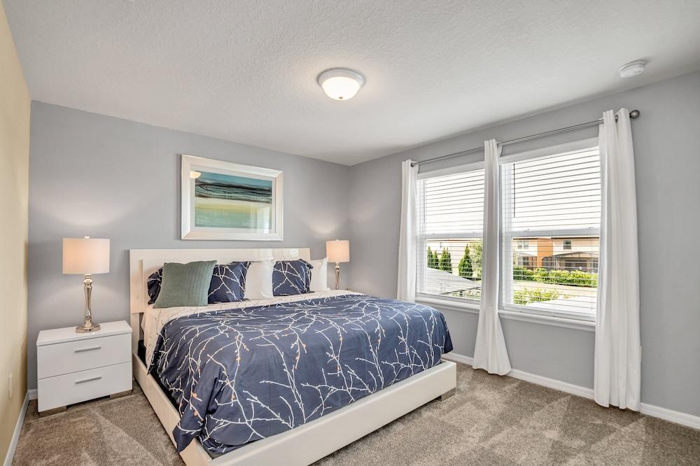 5bed 4.5ba Villa Games Pool