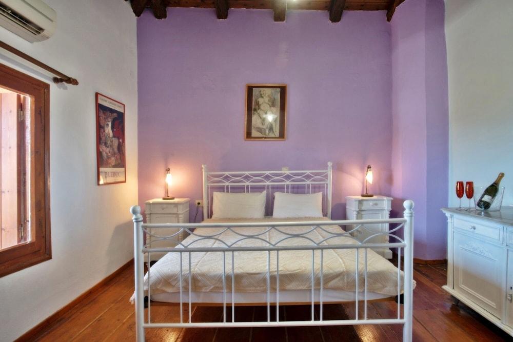 Group Accomodation in Crete