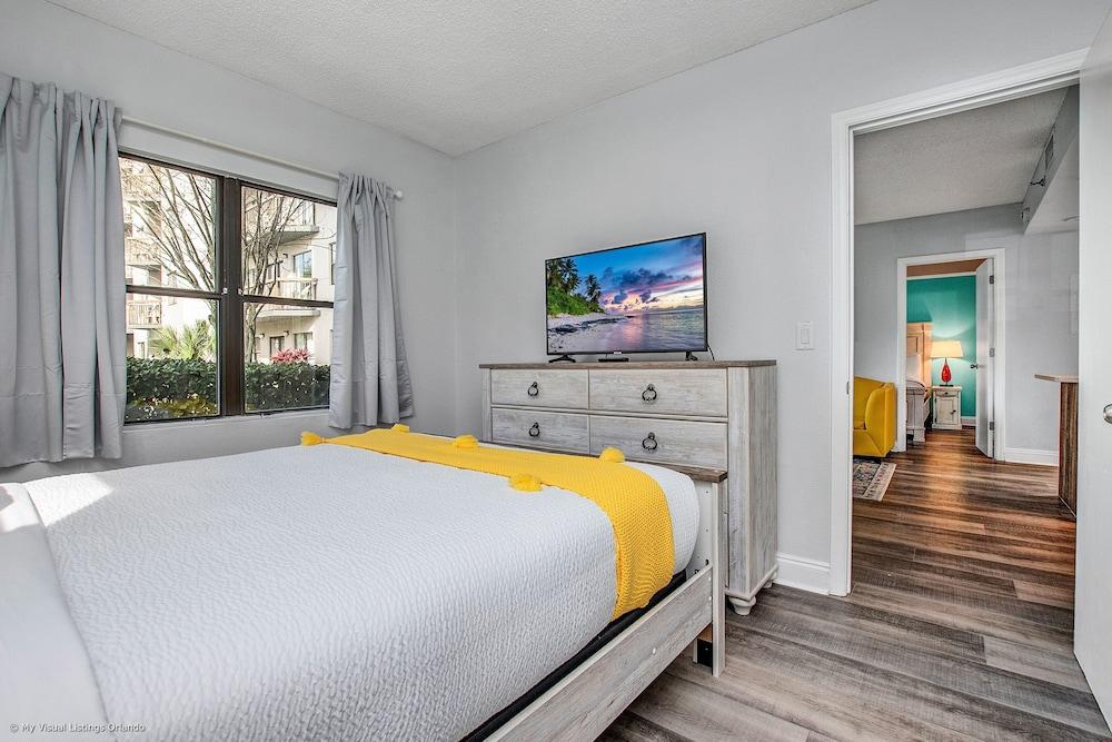 Pristine and Posh 2bd/2ba Condo With Private Balcony - #6en165