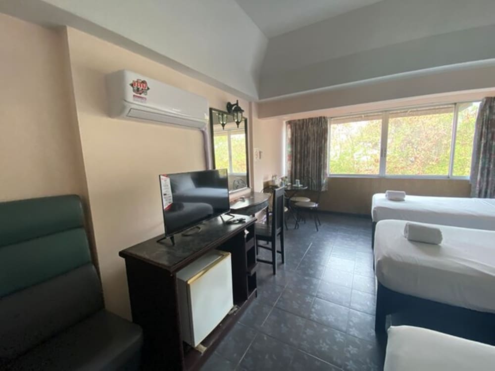 OYO 903 Madame Kim Hostel