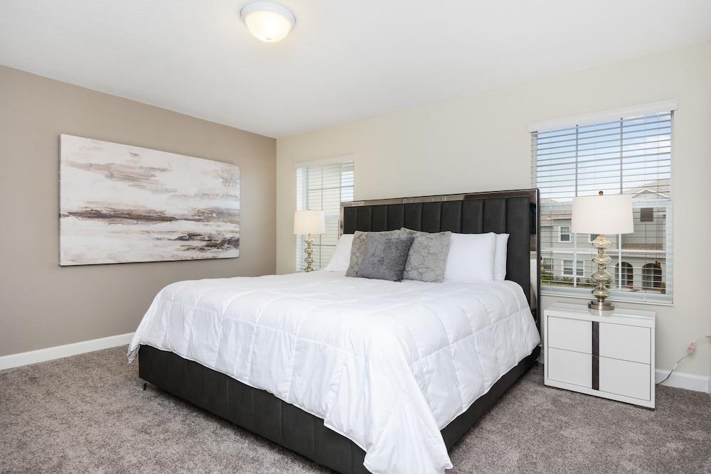 Four Bedrooms w/ Pool Townhome 4841