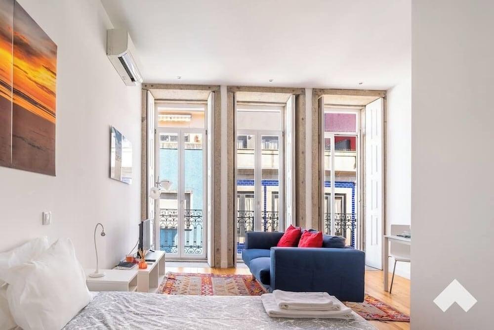 Mrtir1 · Bright Apartment Downtown Porto