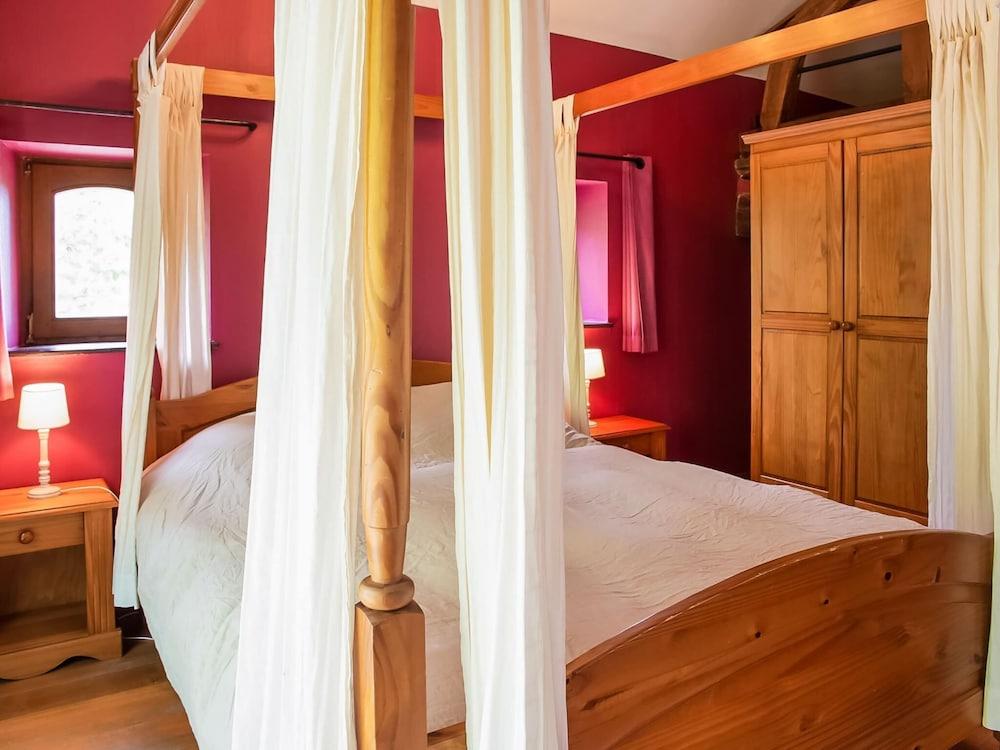 House in Sint Jansrade With Pool