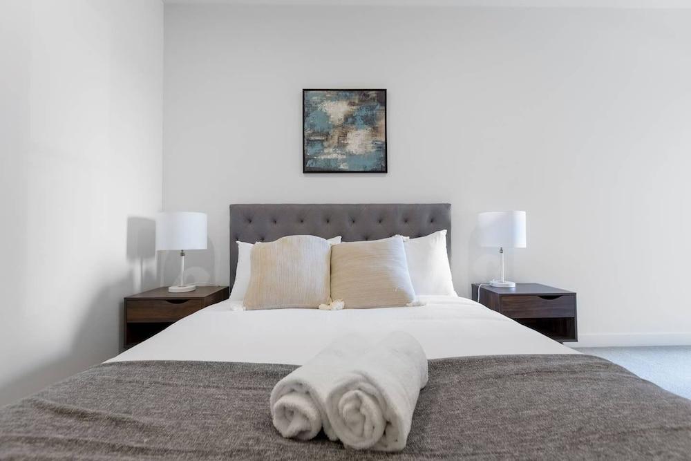 Perfect Location 2 Bdrs Apartment@glen Waverley