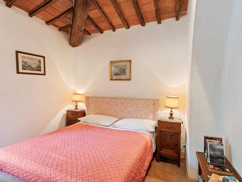 Tuscan Holiday Home With Pool