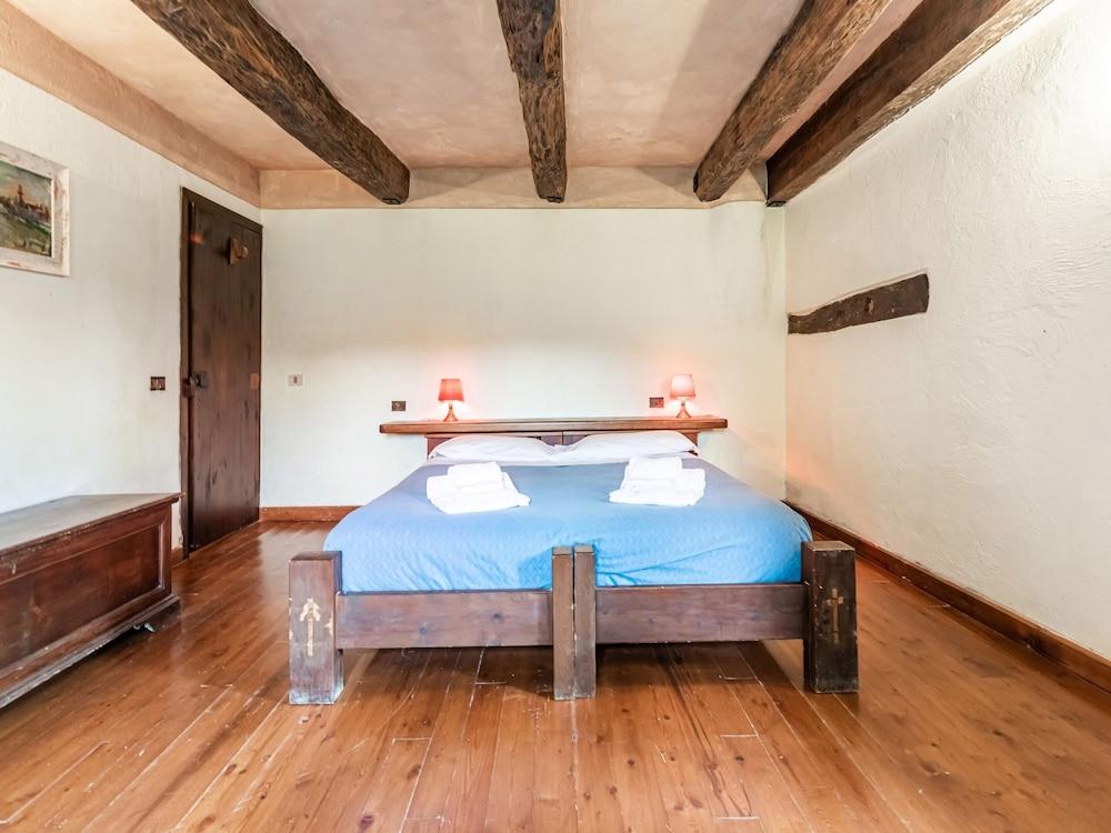 Apartment With Swimming Pool Near the Forest