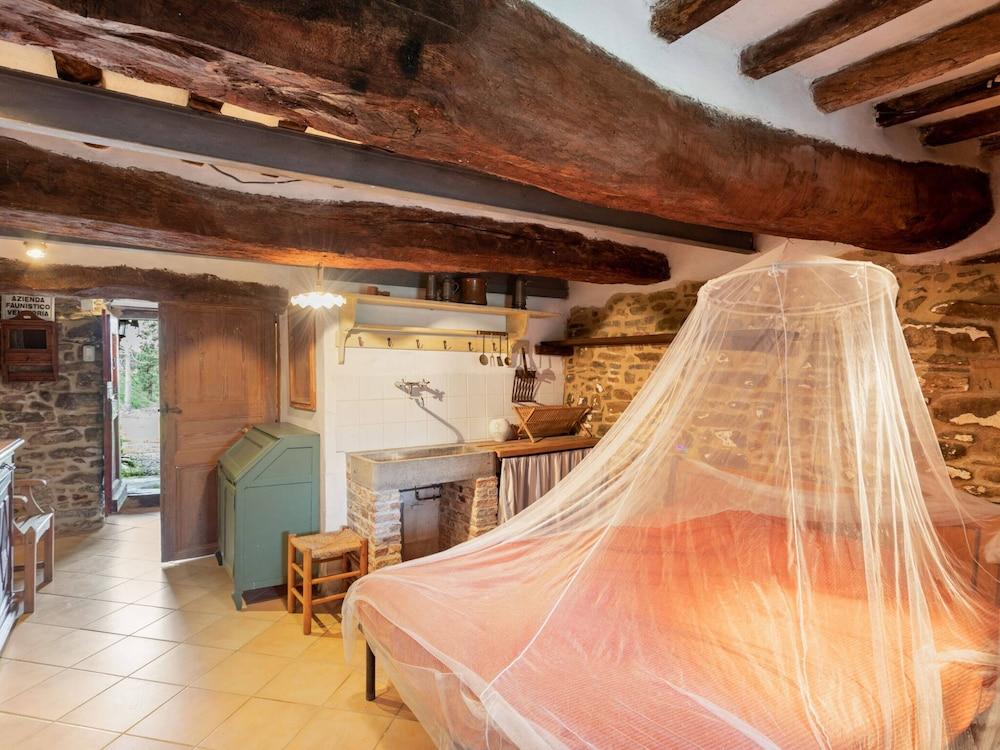 Tuscan Villa in Castiglion Fiorentino w/ Pool