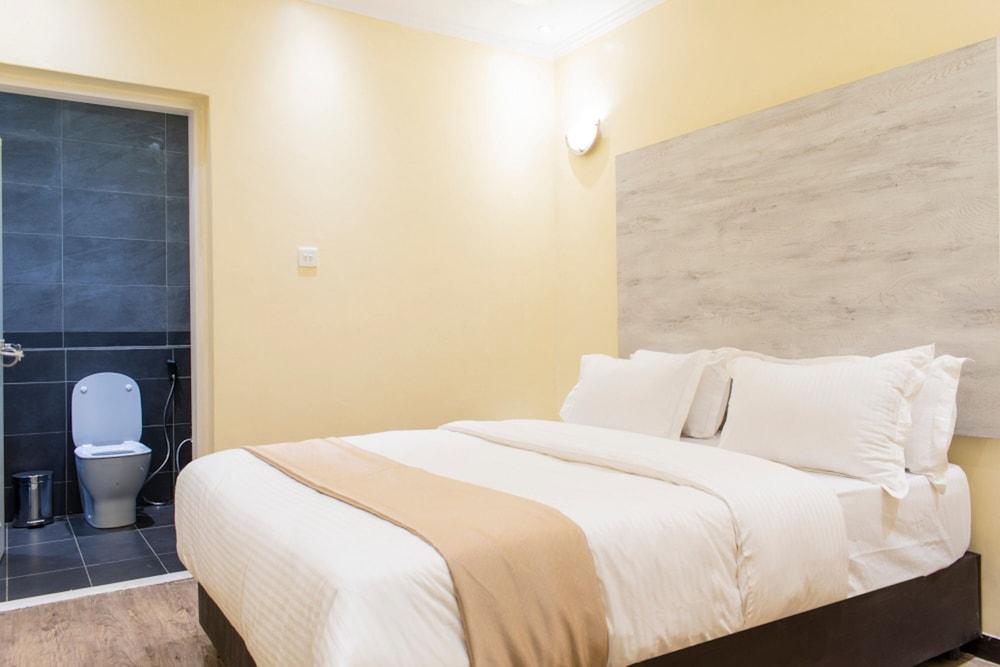 Zebu Lodge And Luxury Hotel