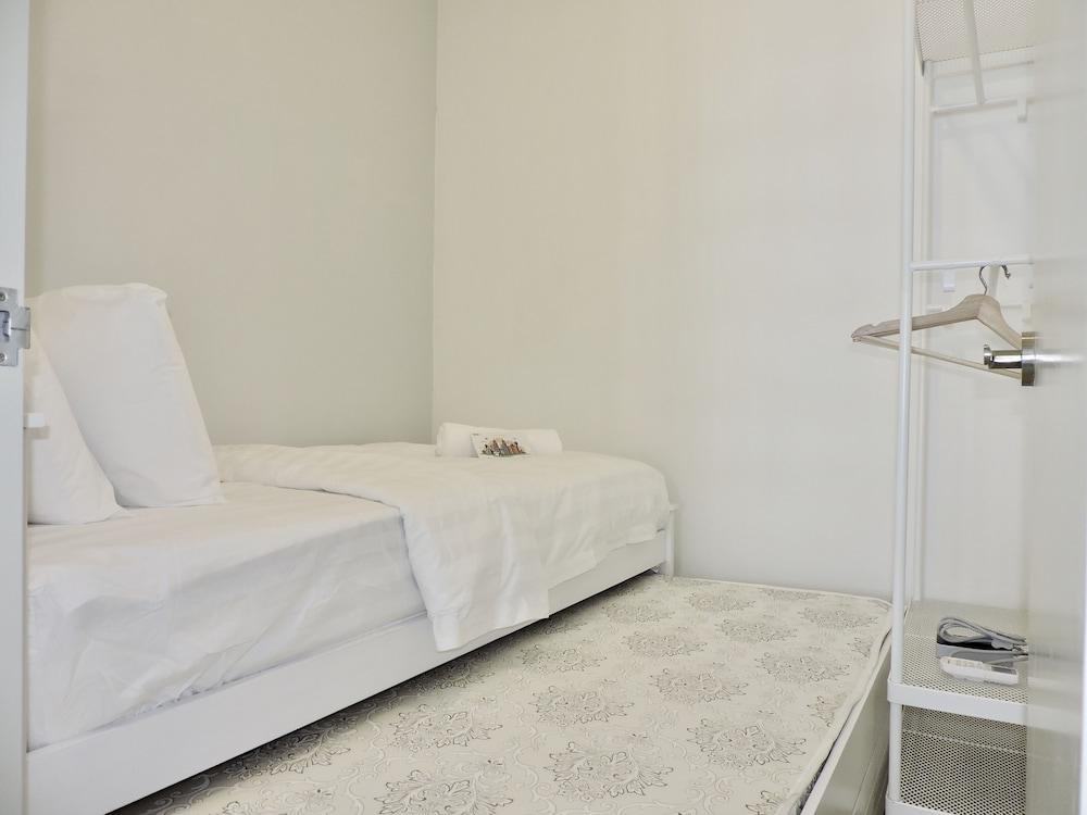 Arte Plus by Sleepy Bear