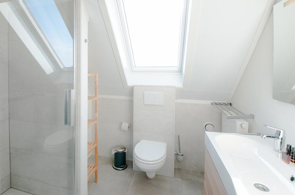 Villa Oesterdam Sleeps 8 Persons