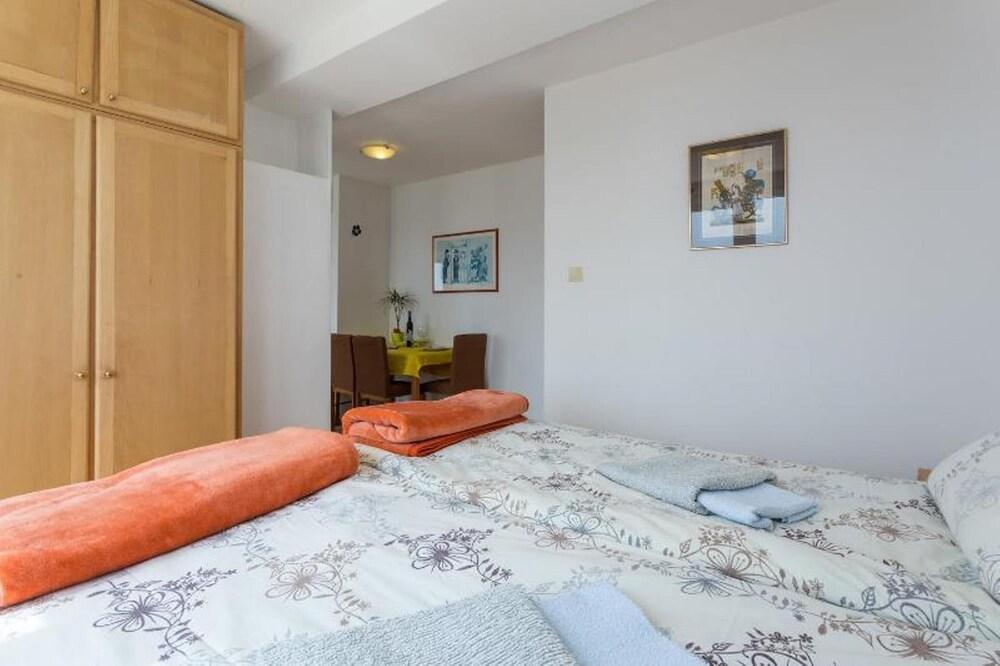 Charming Studio Apartment With Beautiful Panoramic sea View