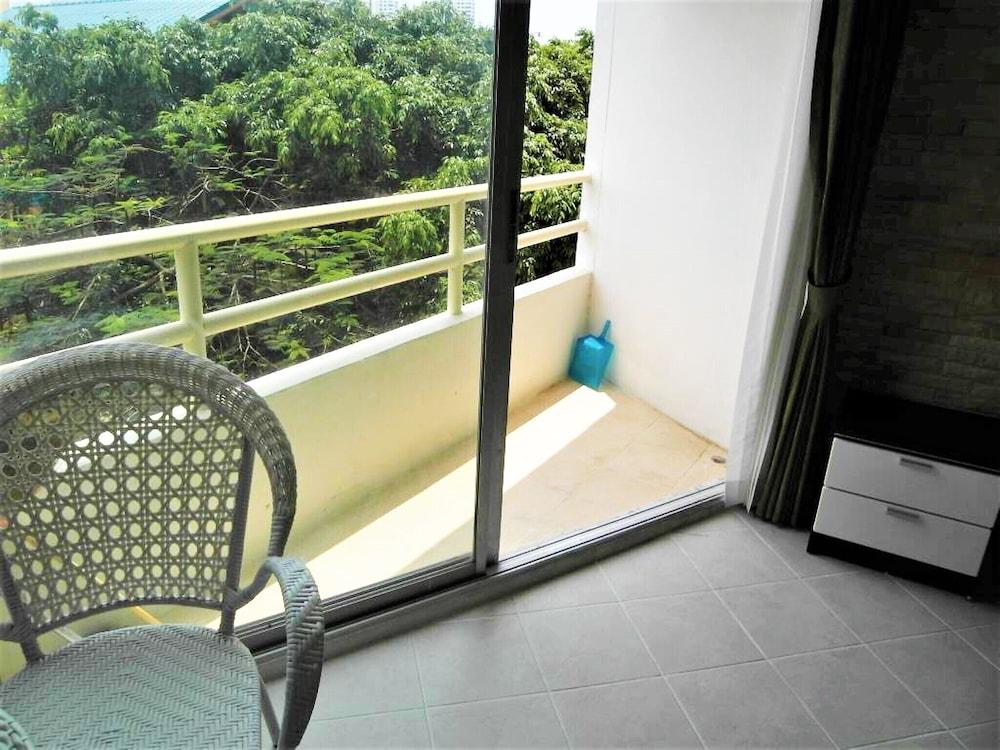 Fully Equipped Studio Apartment View Talay 1 Pattaya