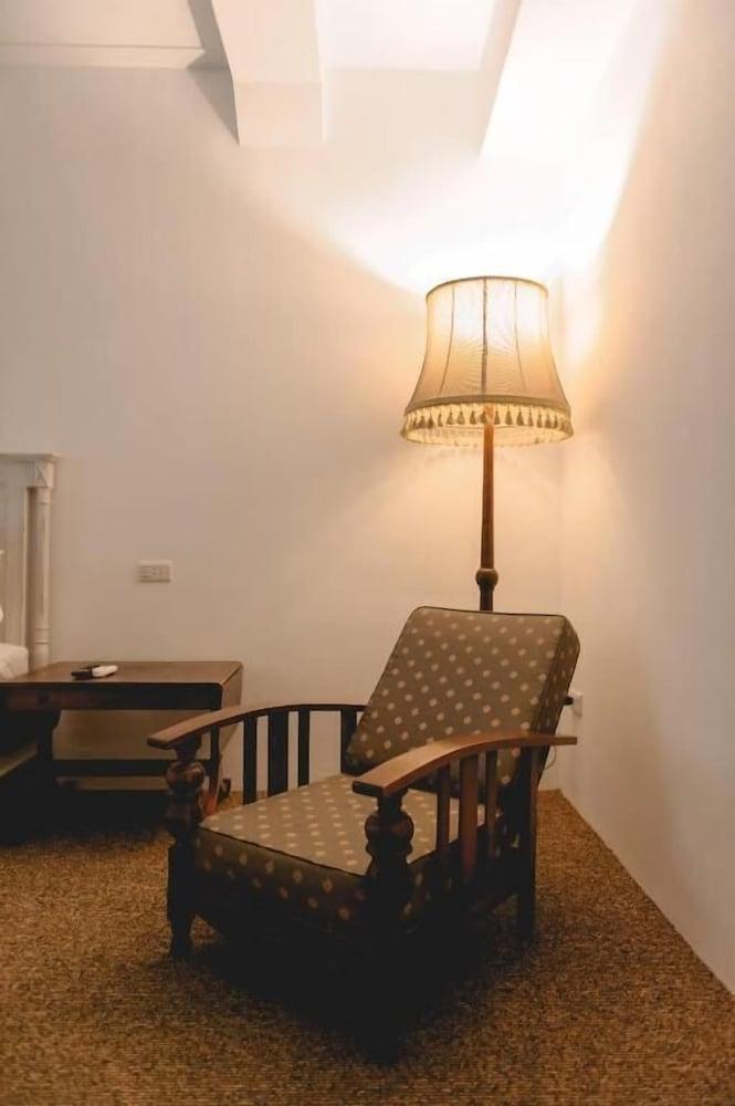 Dark Street House B&B