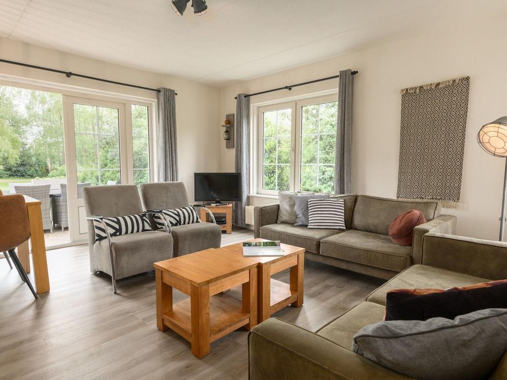 Thatched Villa in National Park