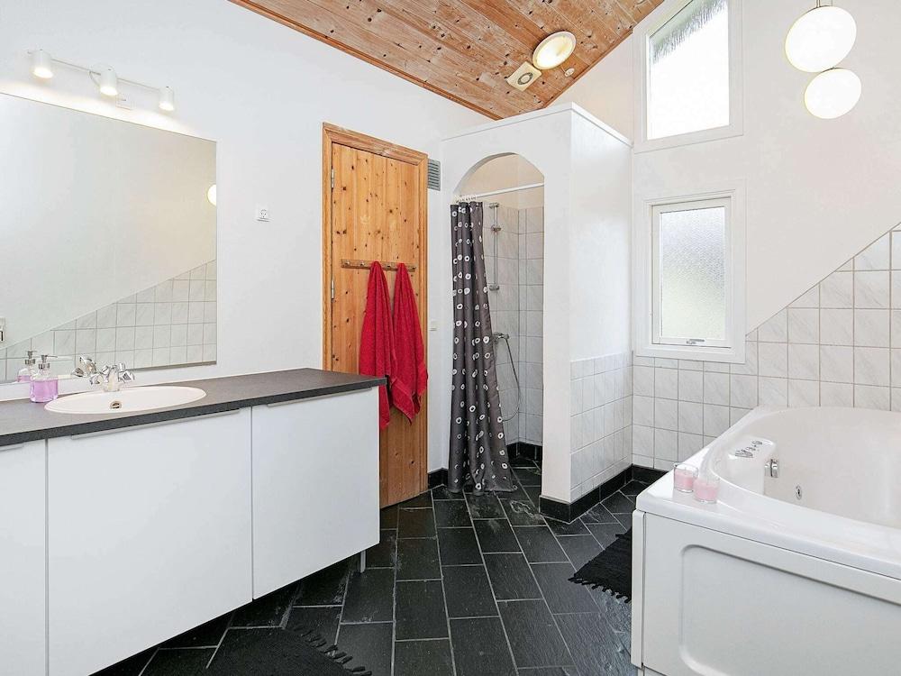 10 Person Holiday Home in Fjerritslev-by Traum