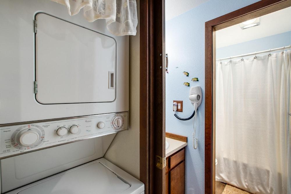 Snowater Condo #28 - Ground Floor - Sleeps 4