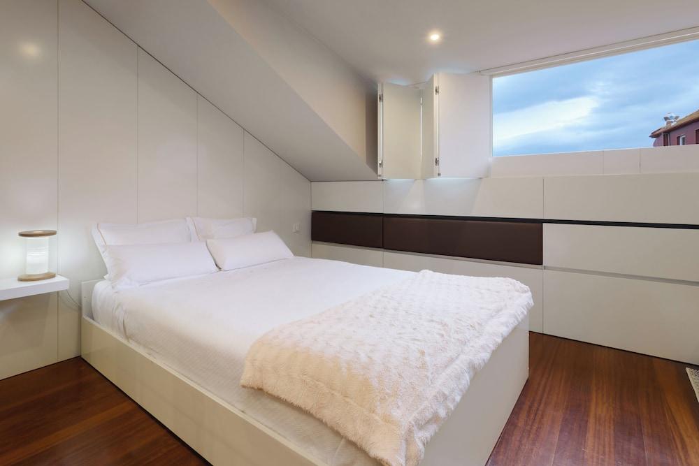 Room-charming Porto Apartment With City