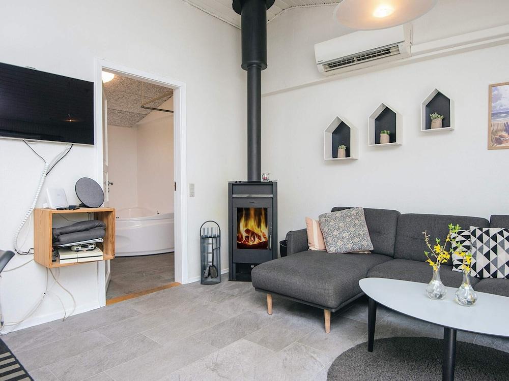 6 Person Holiday Home in Oksbol-by Traum