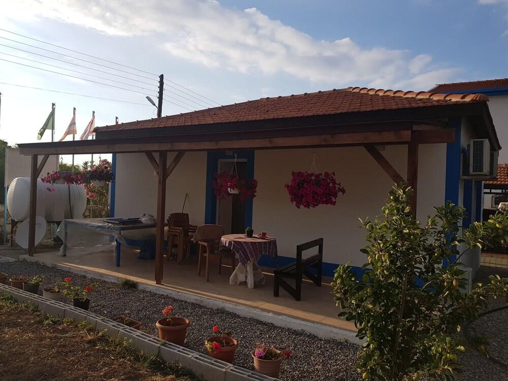 Seaside House 2 Double Bedrooms With Spectacular Mountain Sea View