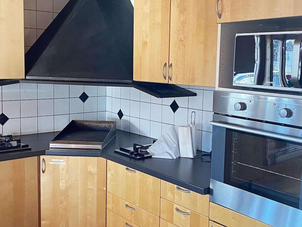 Lakeview Cottage Retreat-by Traum