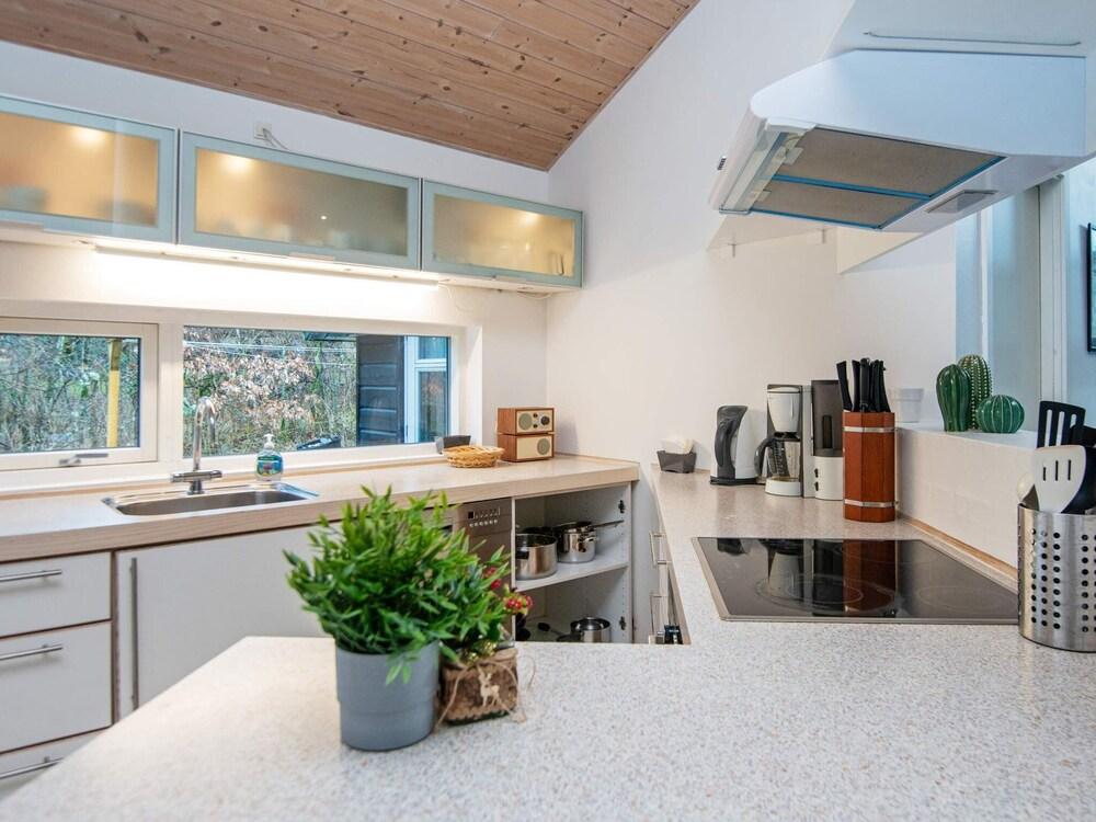 8 Person Holiday Home in Ebeltoft-by Traum