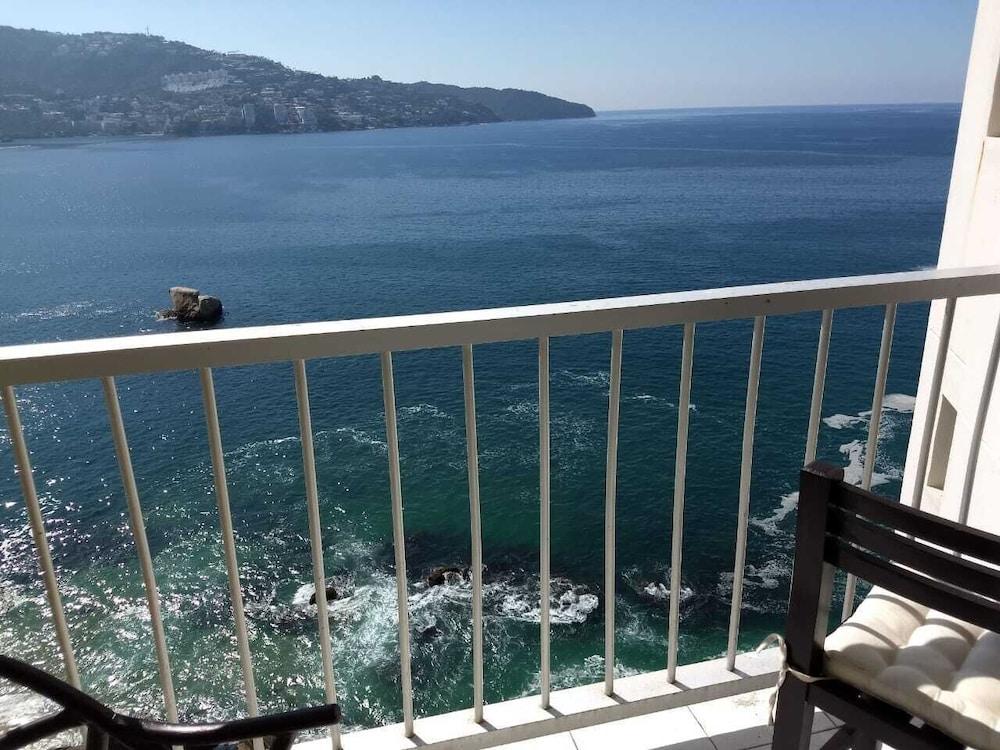 Select Suite Acapulco Twin Towers