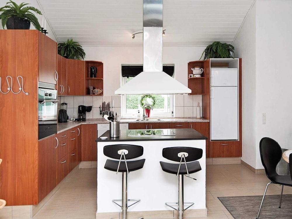 8 Person Holiday Home in Ebeltoft-by Traum