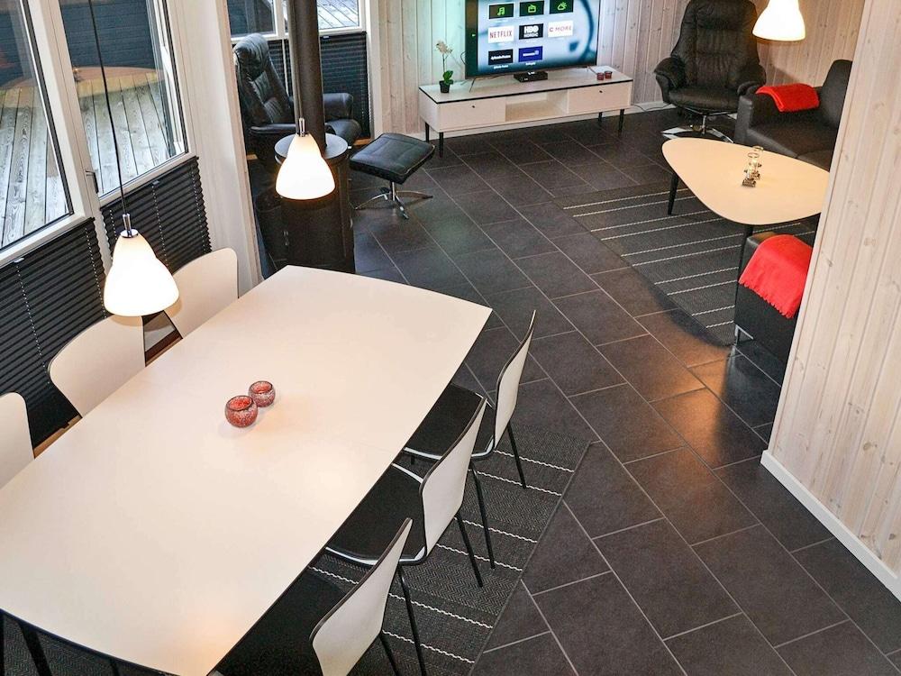 6 Person Holiday Home in Ulfborg