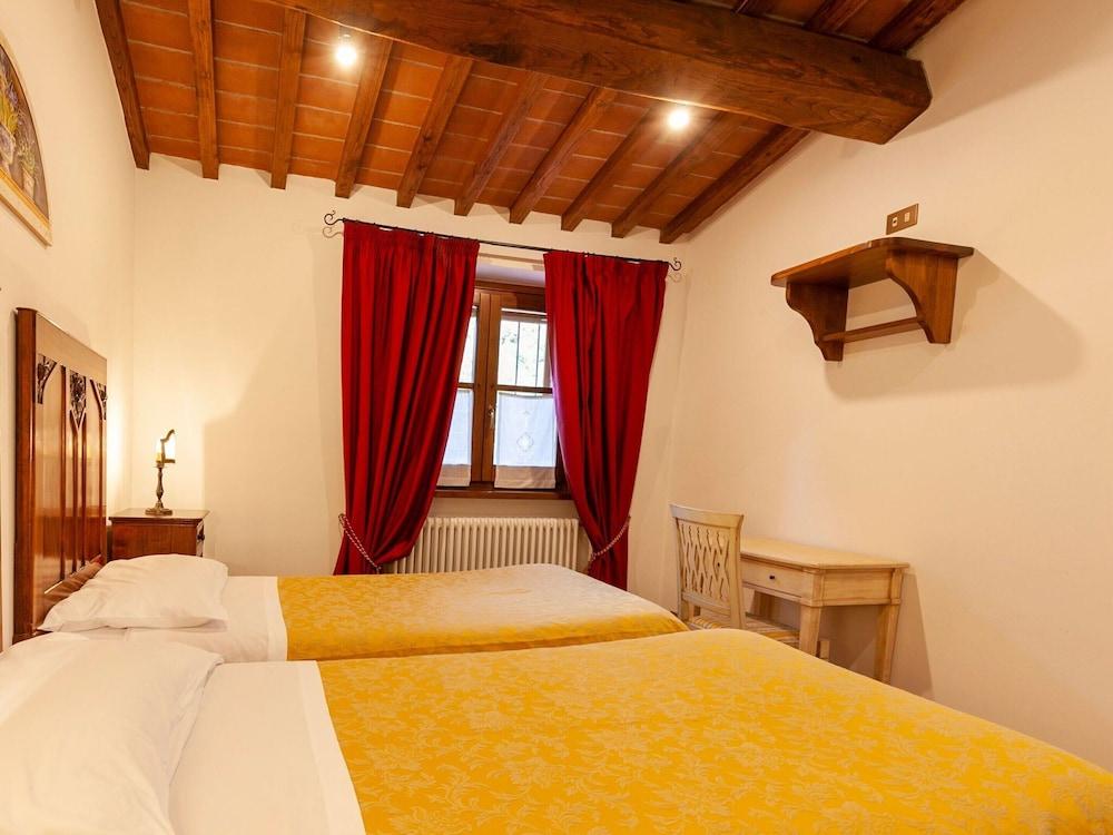 Villa in Lisciano Niccone With Pool & Nature