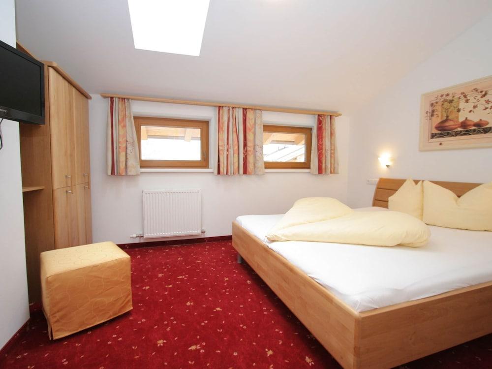 Spacious Apartment in Uderns near Ski Area