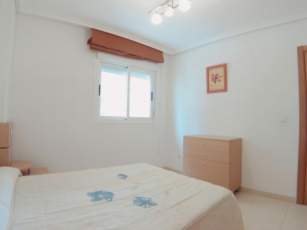 Piso De Dos Habitaciones Para Vacaciones a 2min de la Playa en Marina D'Or (CALA)